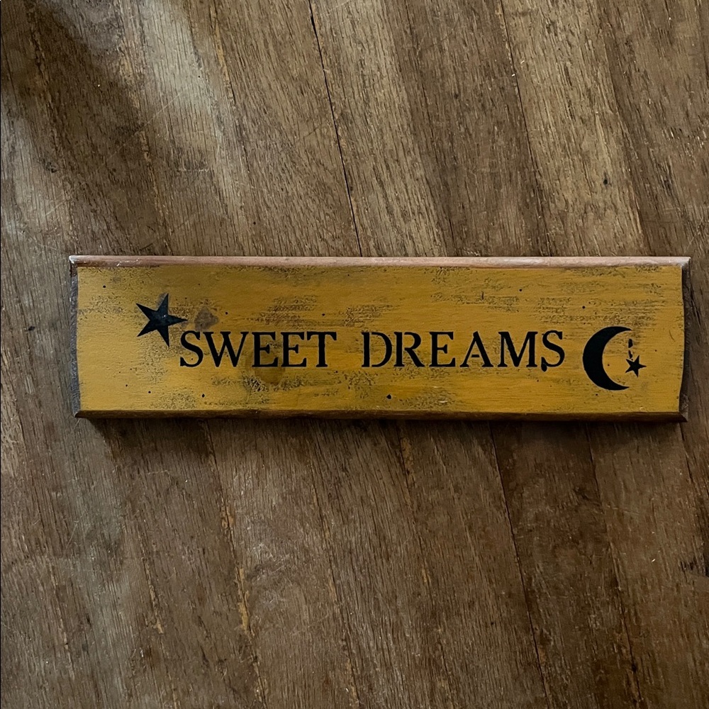 Rustic Yellow "Sweet Dreams" Wall Sign - Home Wall Decor